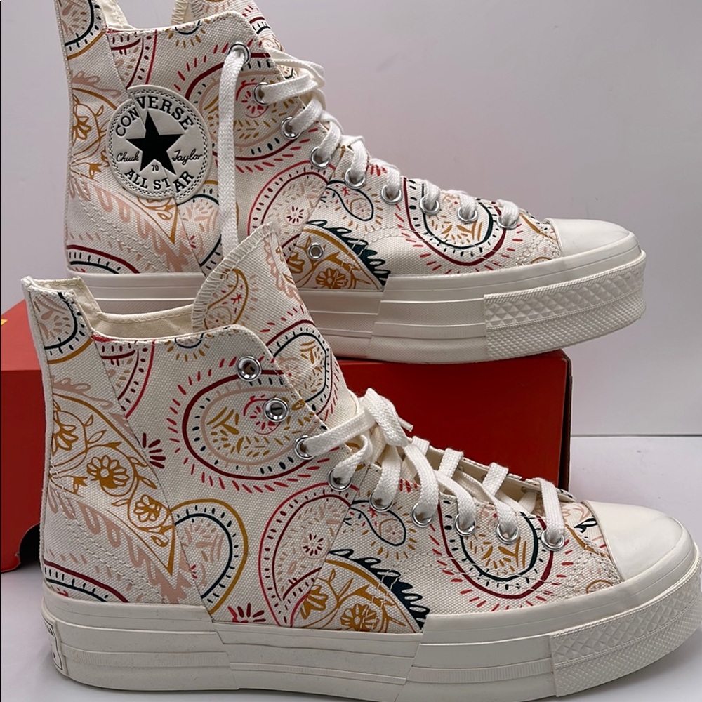 Converse Men’s High-Top Sneakers Platforms A08172C
CHUCK 70 PLUS HI
EGRET/BLPINK